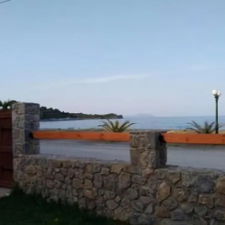 Agali. Tatil Evi Akhisar